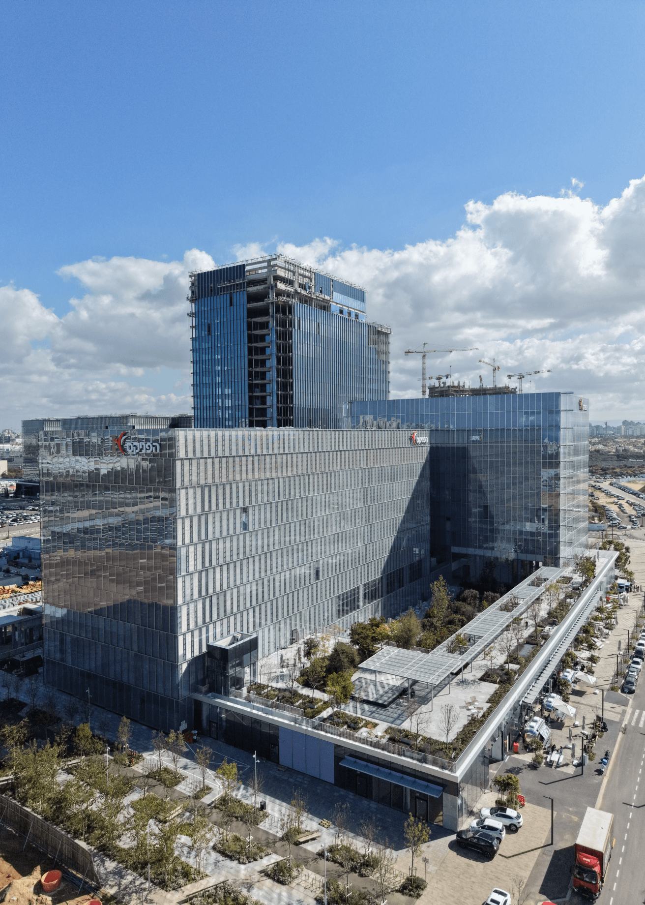 קומפלקס משרדים הפניקס במתחם ה-1,000