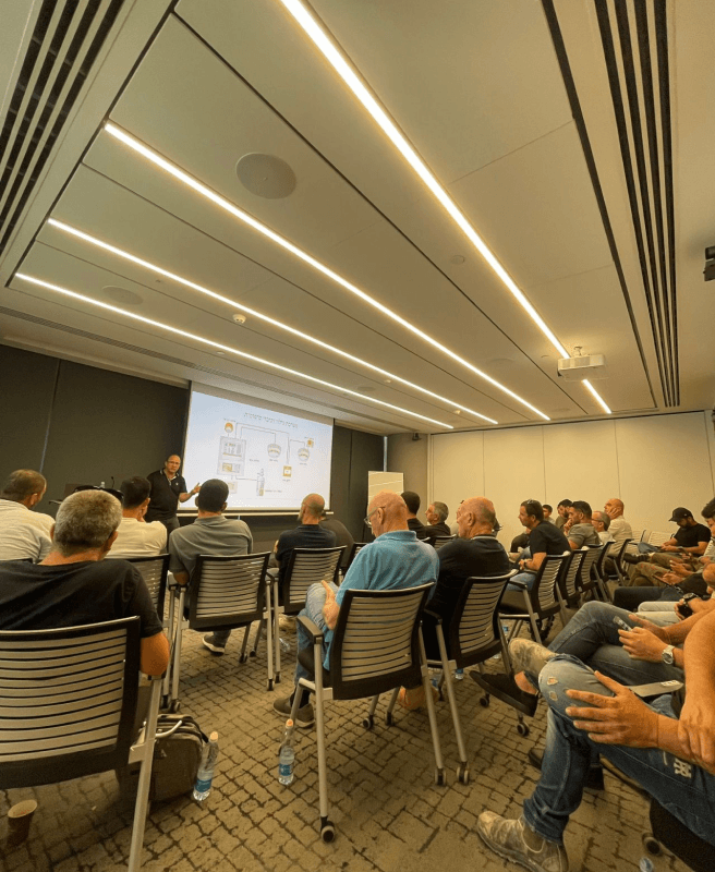 הדרכות עם מומחים בנושא בטיחות אש Fire Safety Training with Experts
