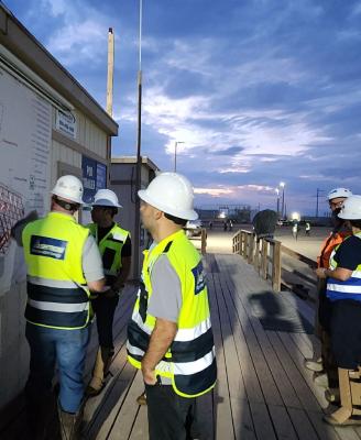 עובדי קבוצת אשטרום בביצוע עבודות Ashtrom Group Employees Working