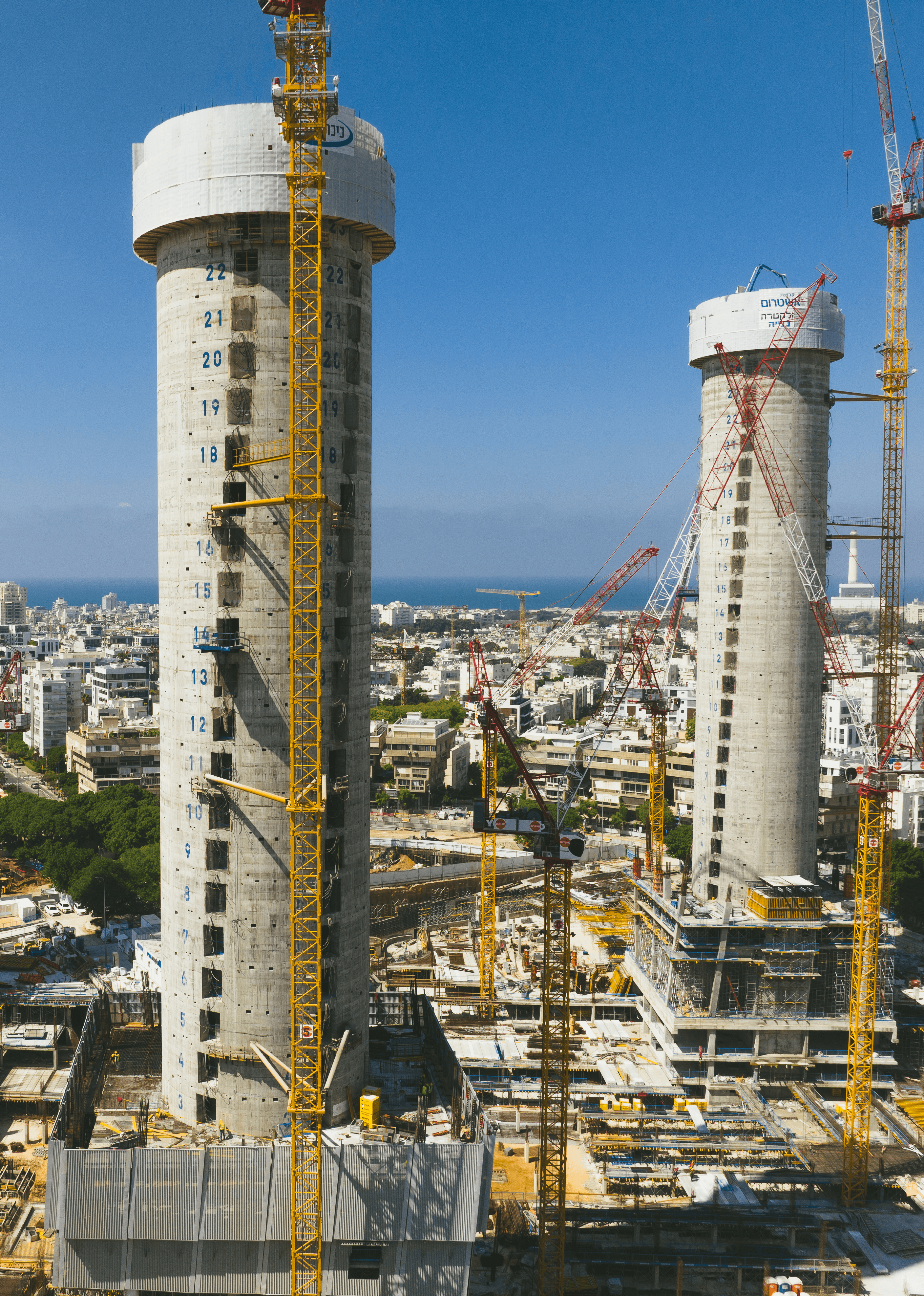תהליך בניית מגדלי יוקרה כיכר המדינה The construction process of the luxury Kikar Hamedina Towers